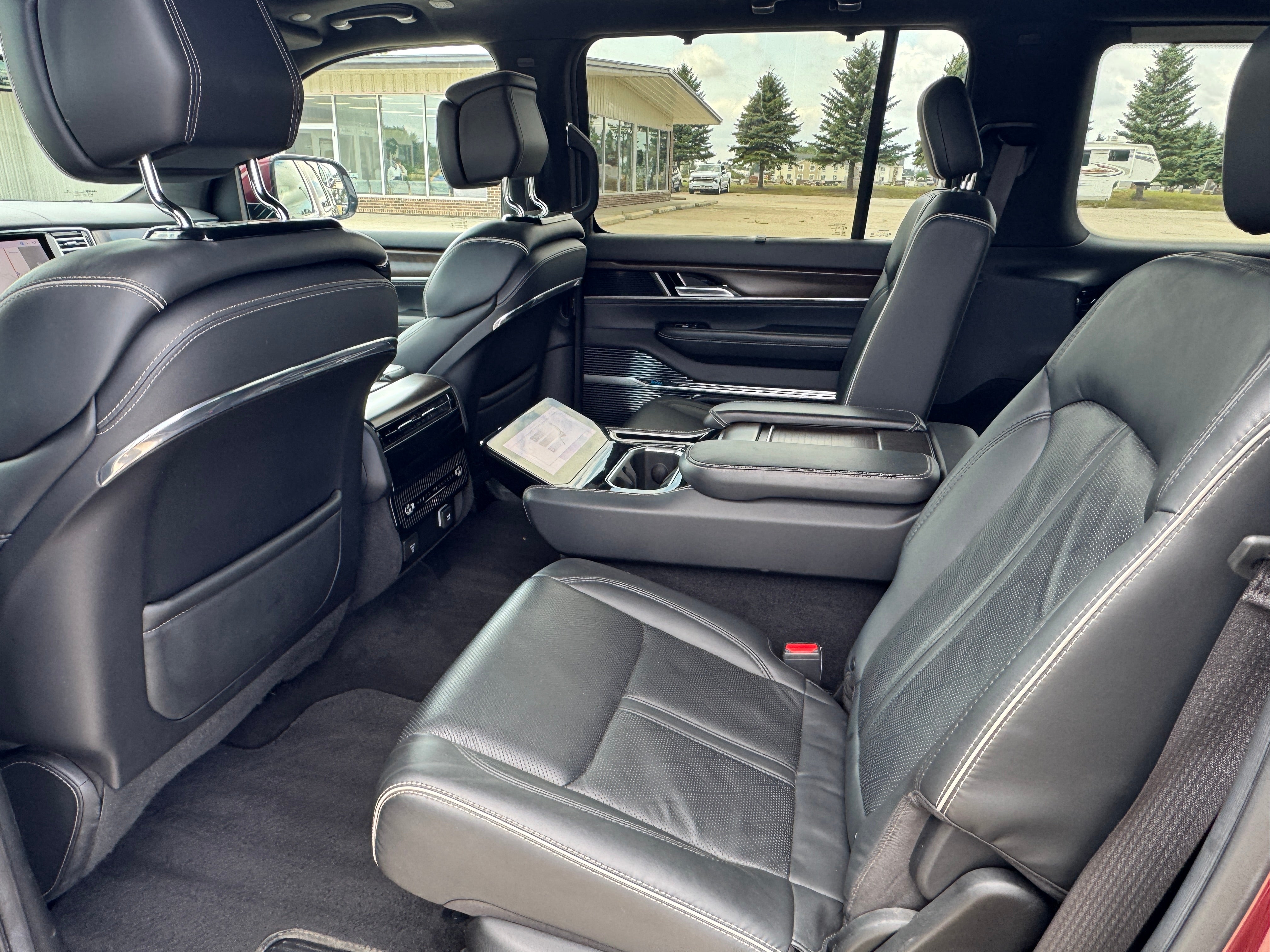 2022 Jeep Grand Wagoneer Series II