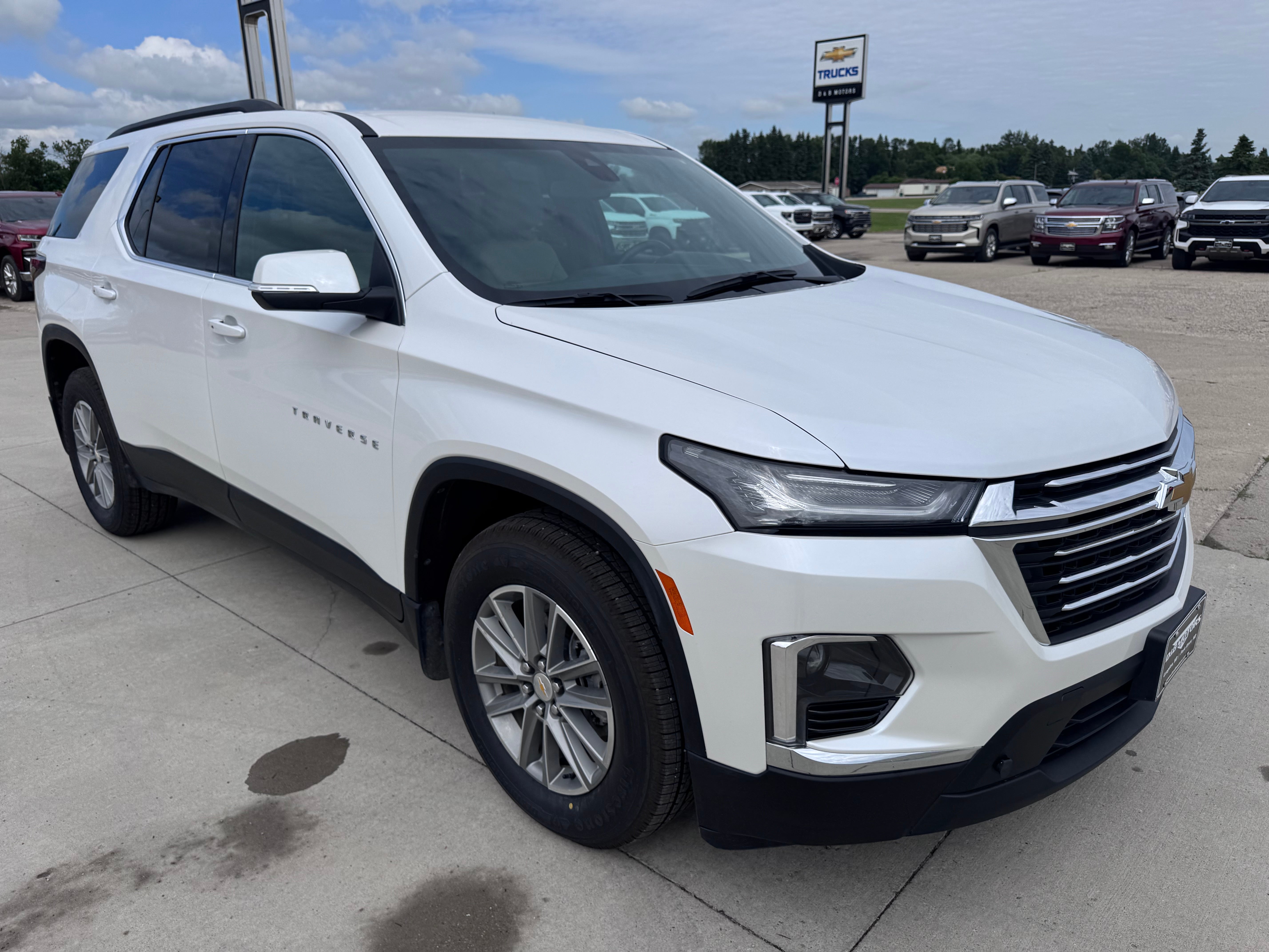 2022 Chevrolet Traverse LT Leather