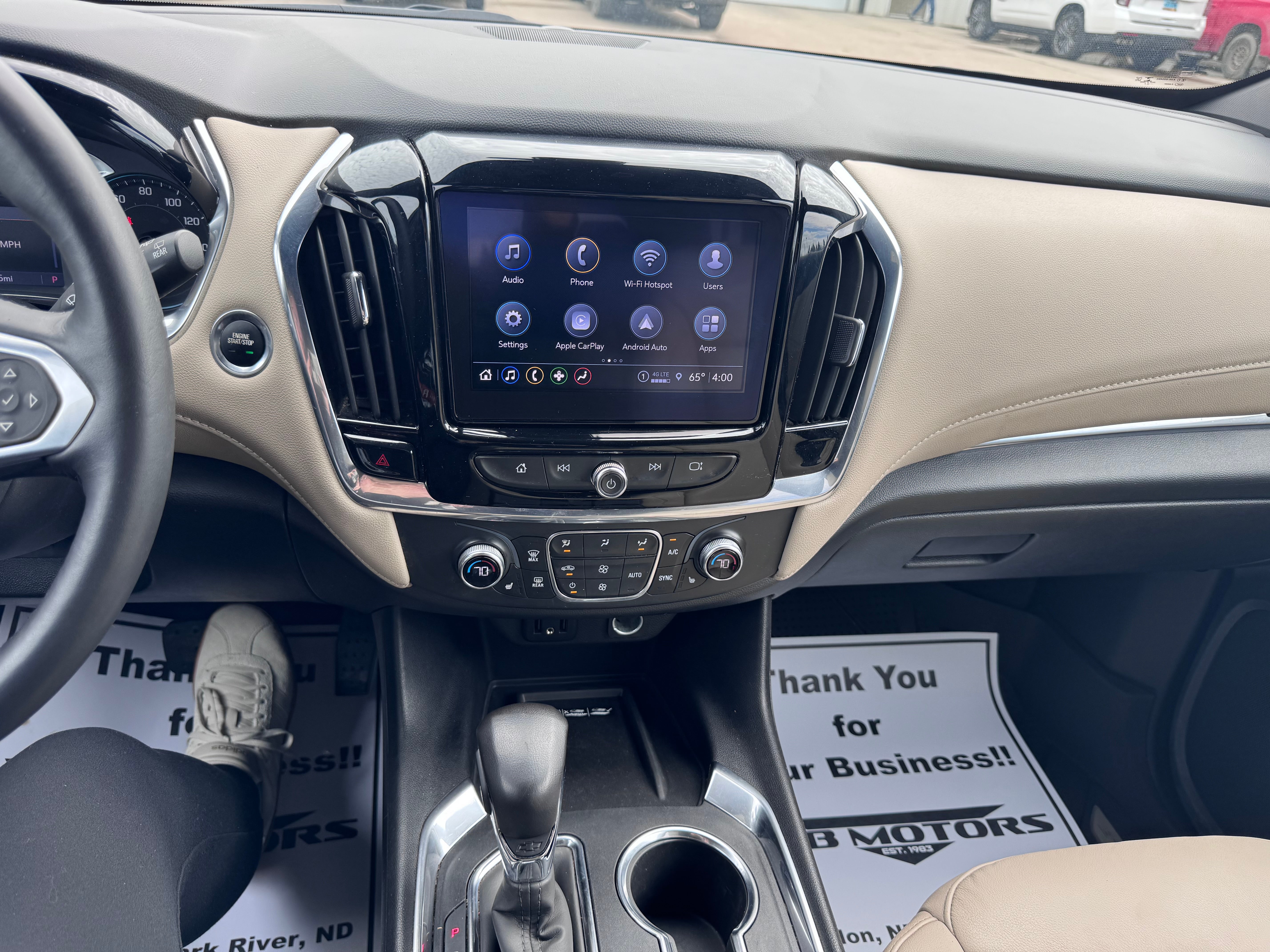 2022 Chevrolet Traverse LT Leather