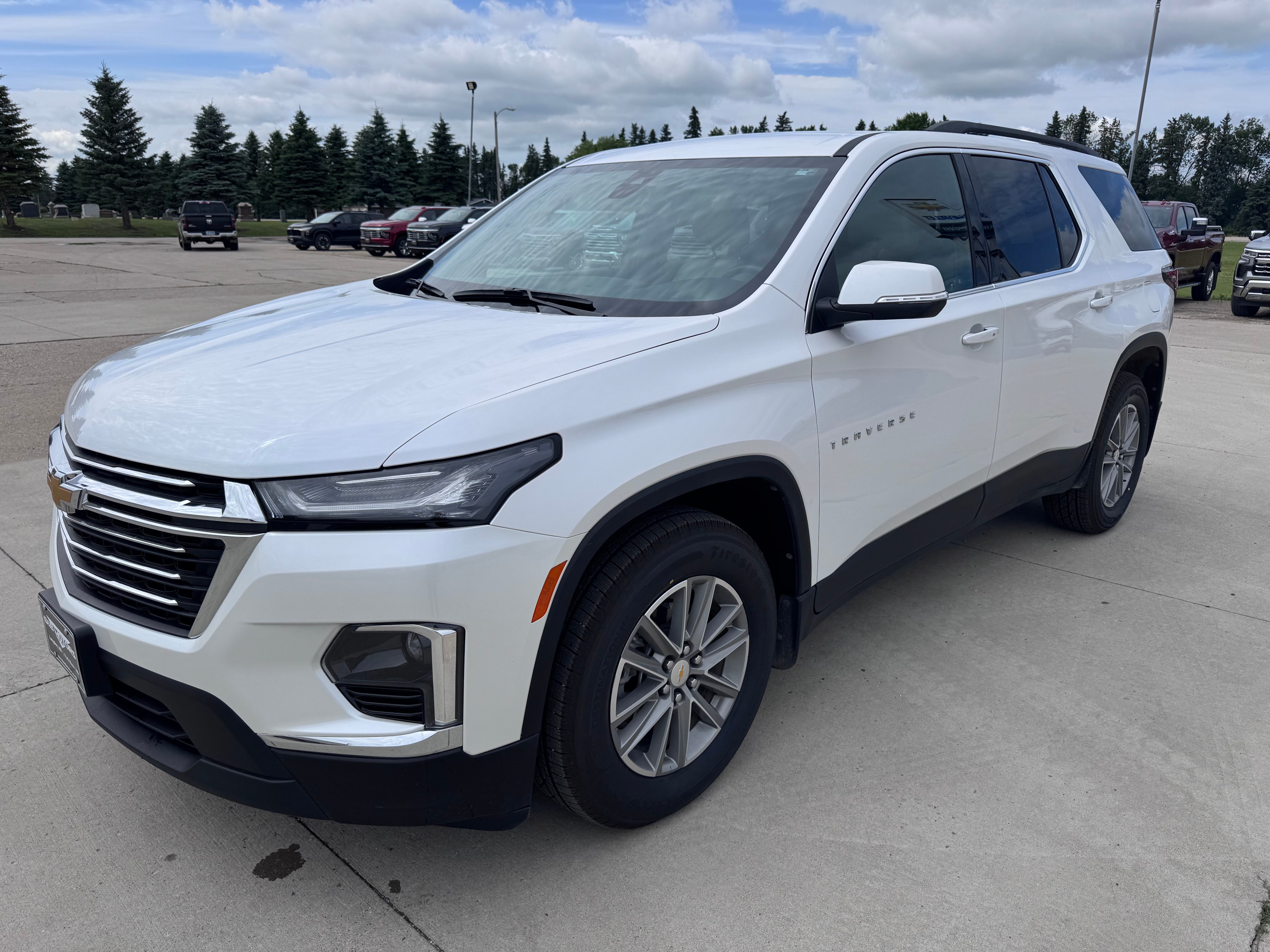 2022 Chevrolet Traverse LT Leather