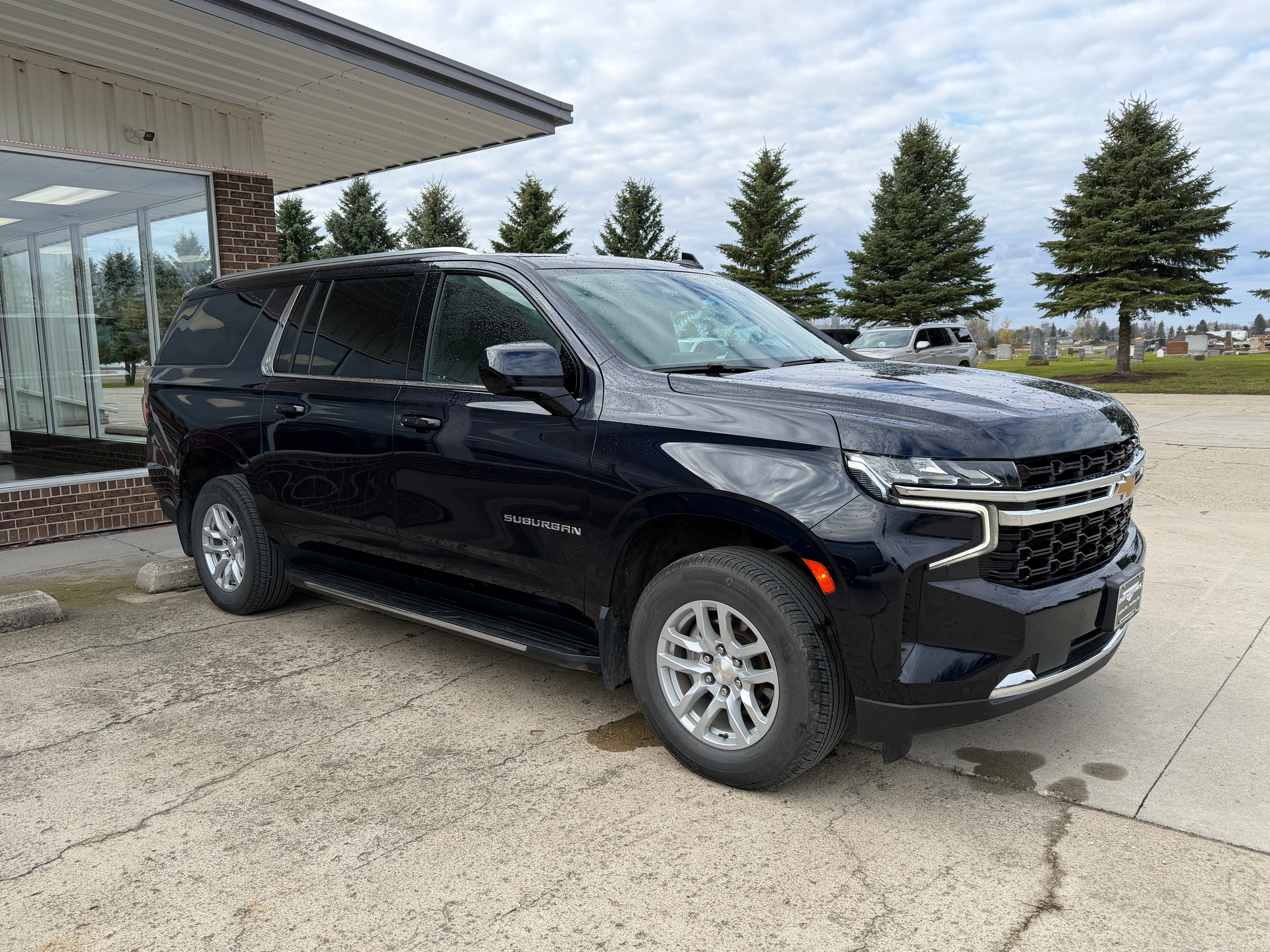2022 Chevrolet Suburban LS