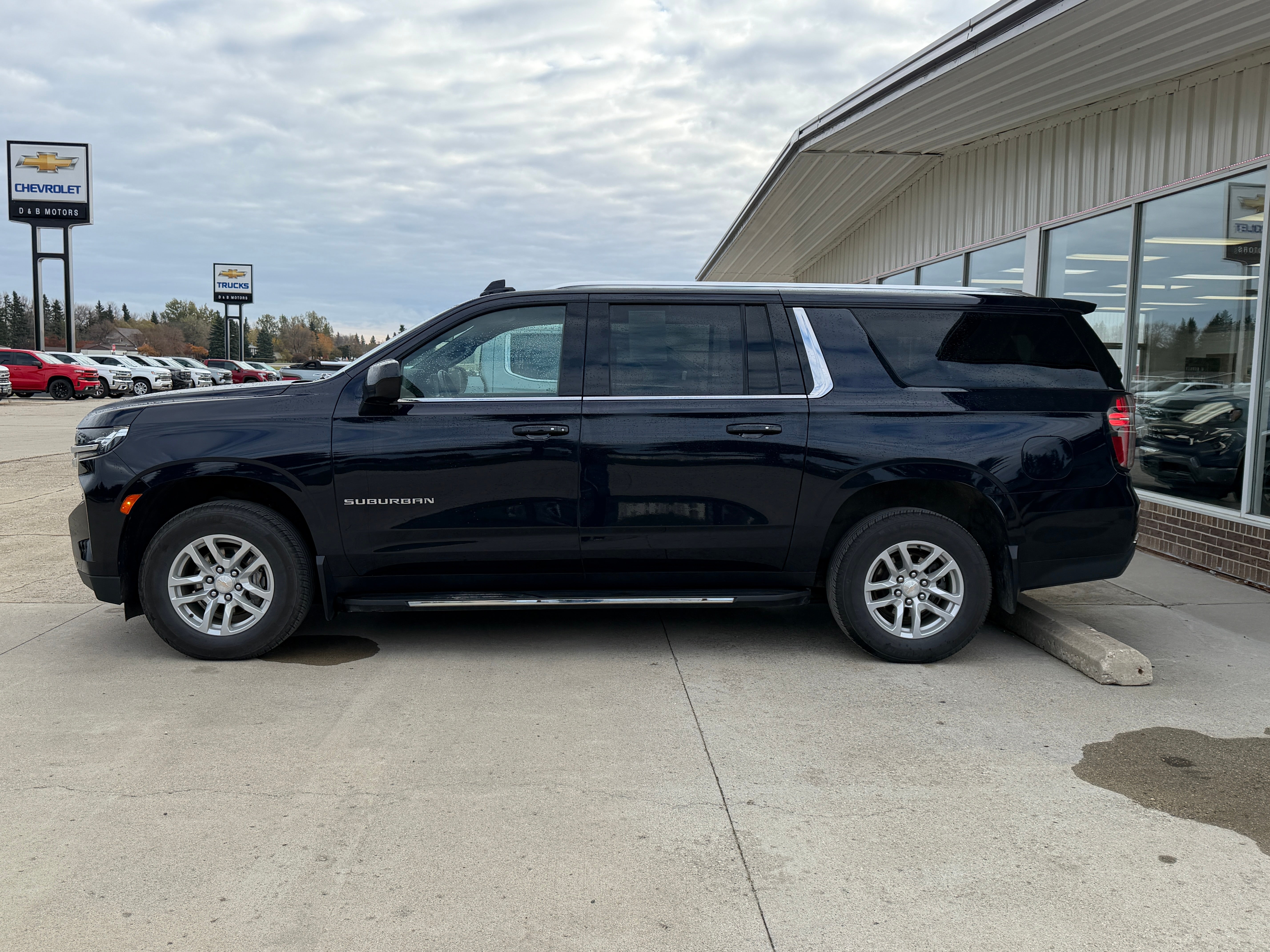 2022 Chevrolet Suburban LS