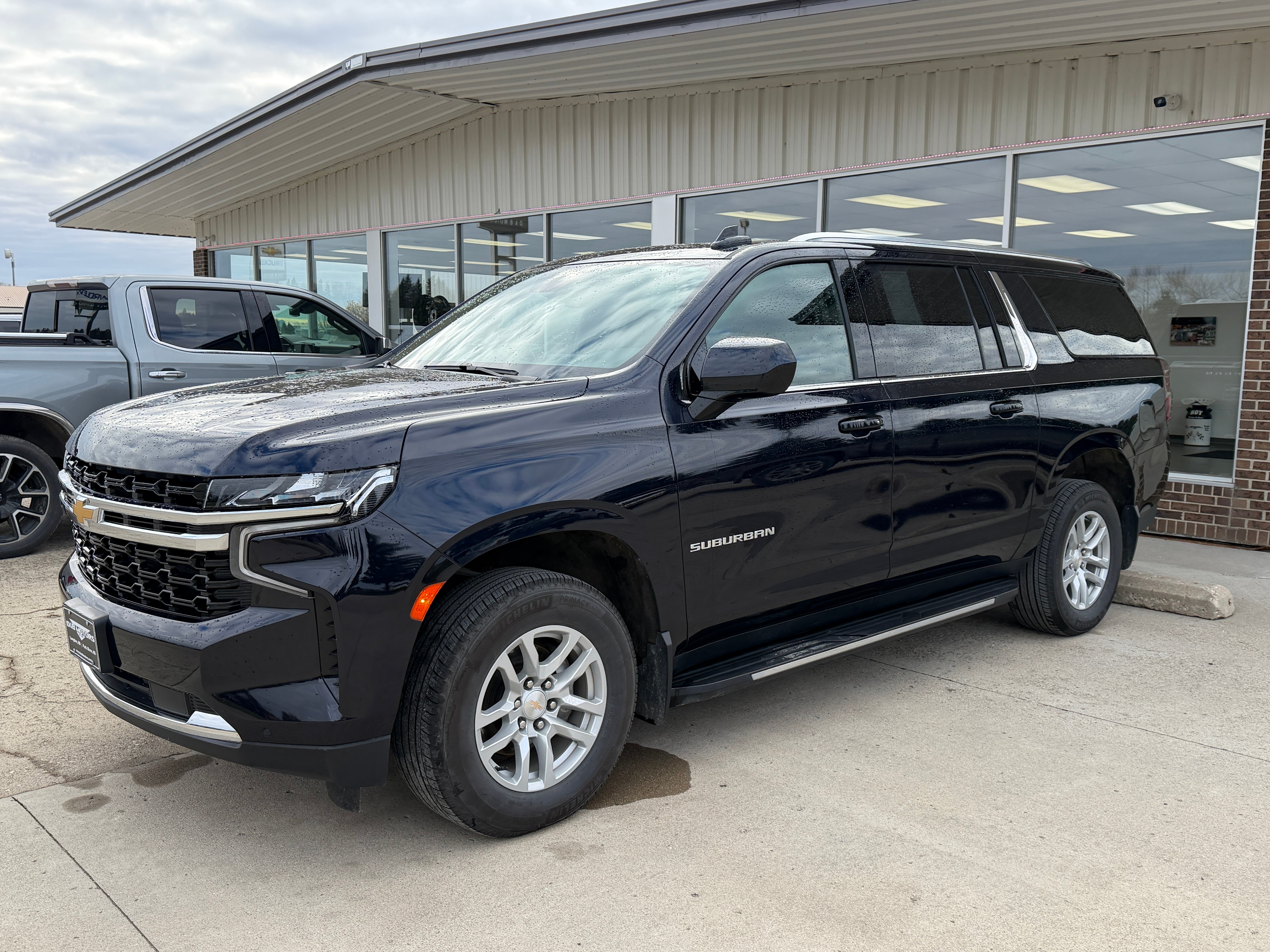 2022 Chevrolet Suburban LS