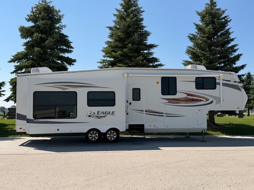 2011 JAYCO 351RLTS Base