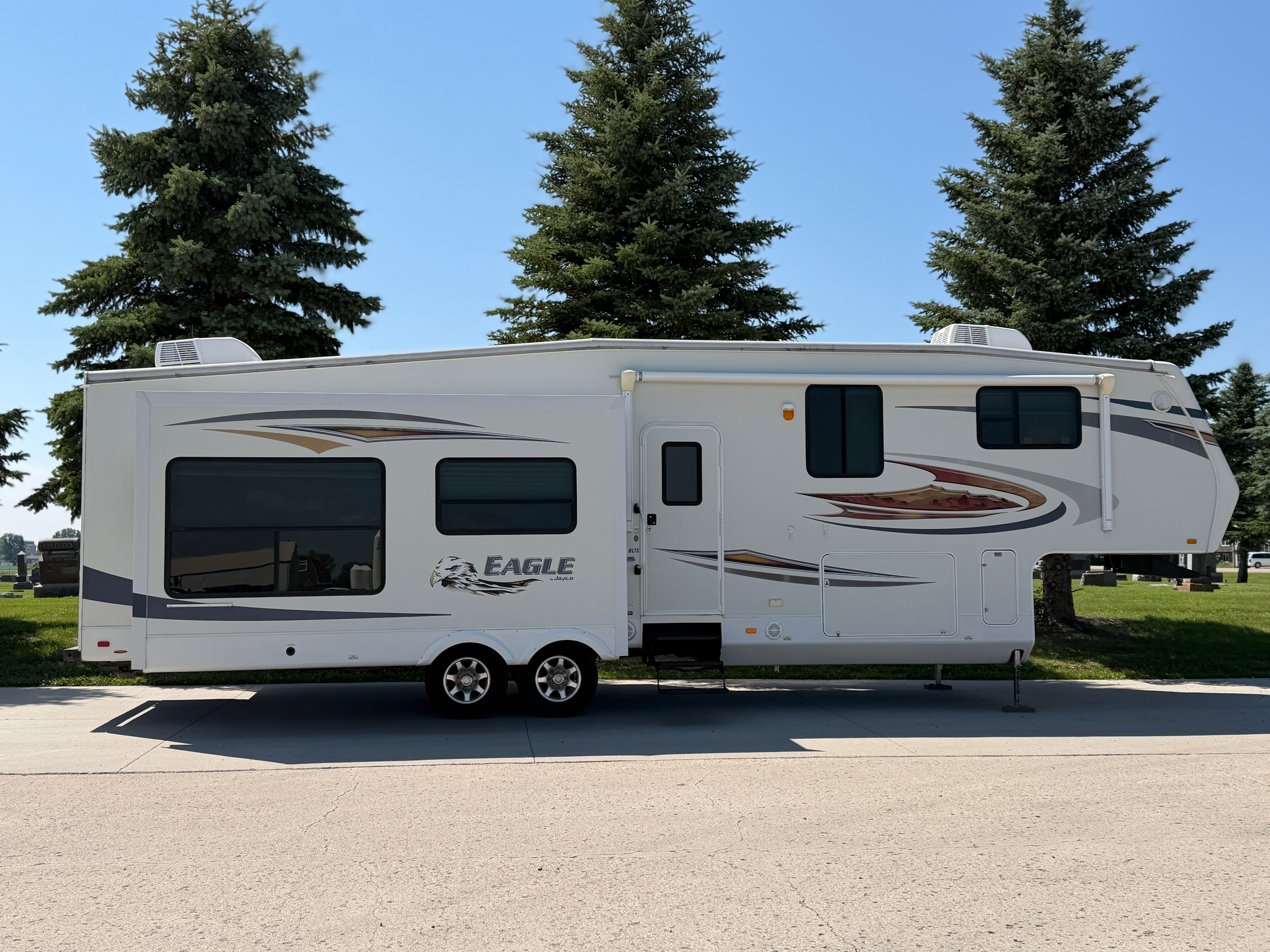 2011 JAYCO 351RLTS Base