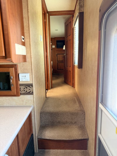 2011 JAYCO 351RLTS Base