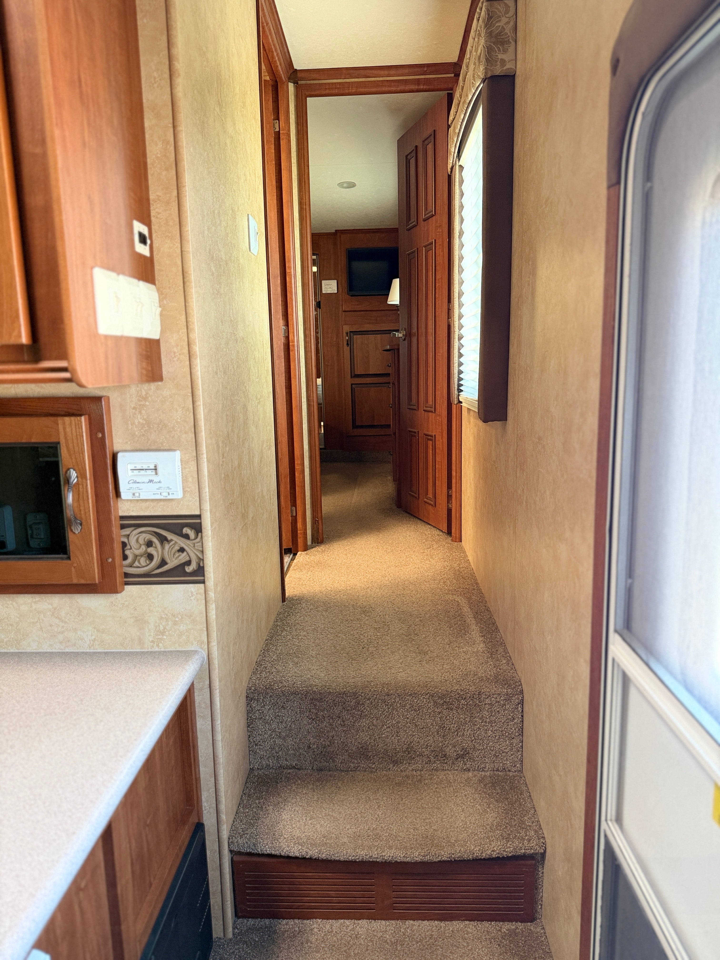 2011 JAYCO 351RLTS Base
