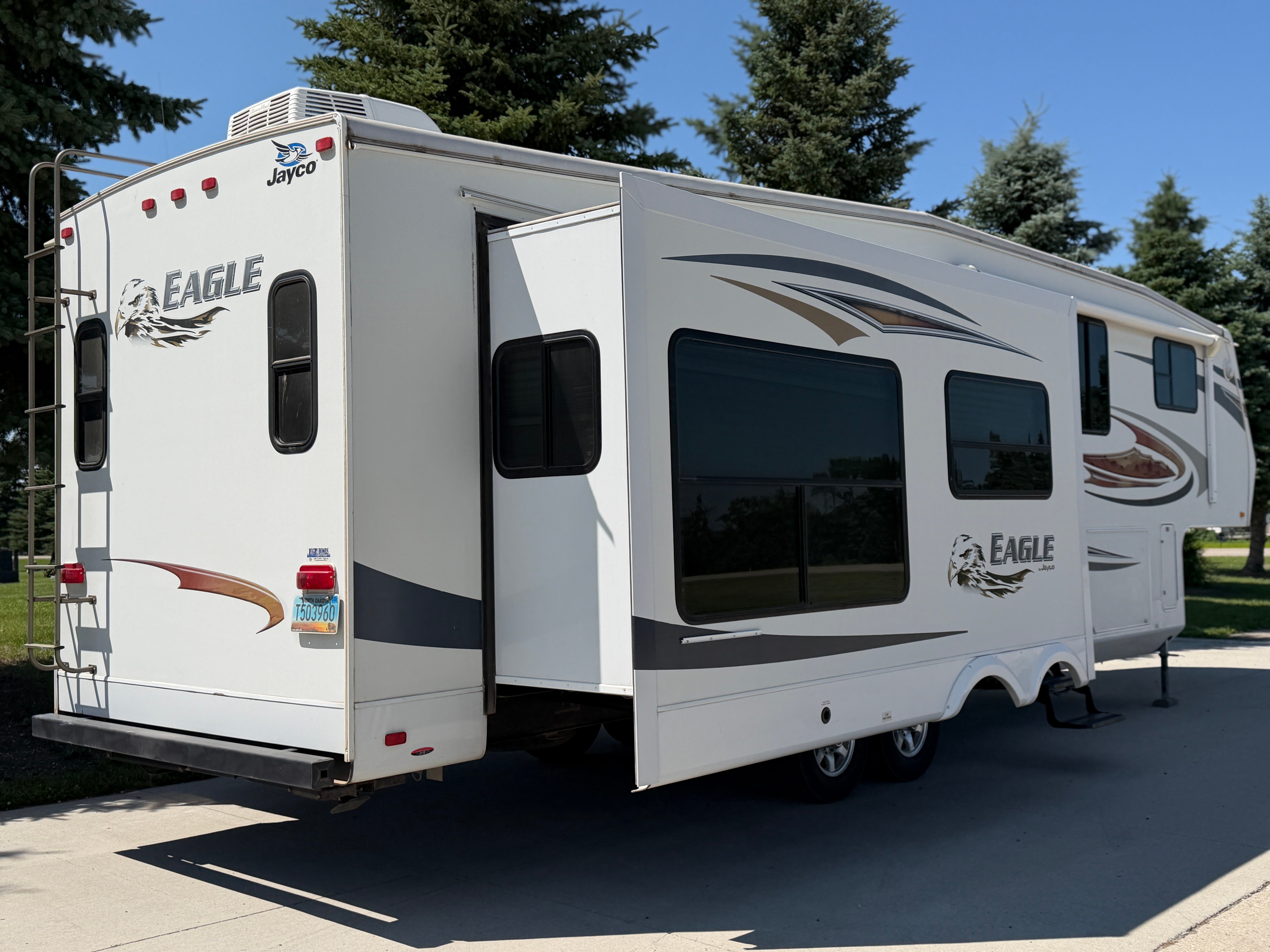 2011 JAYCO 351RLTS Base