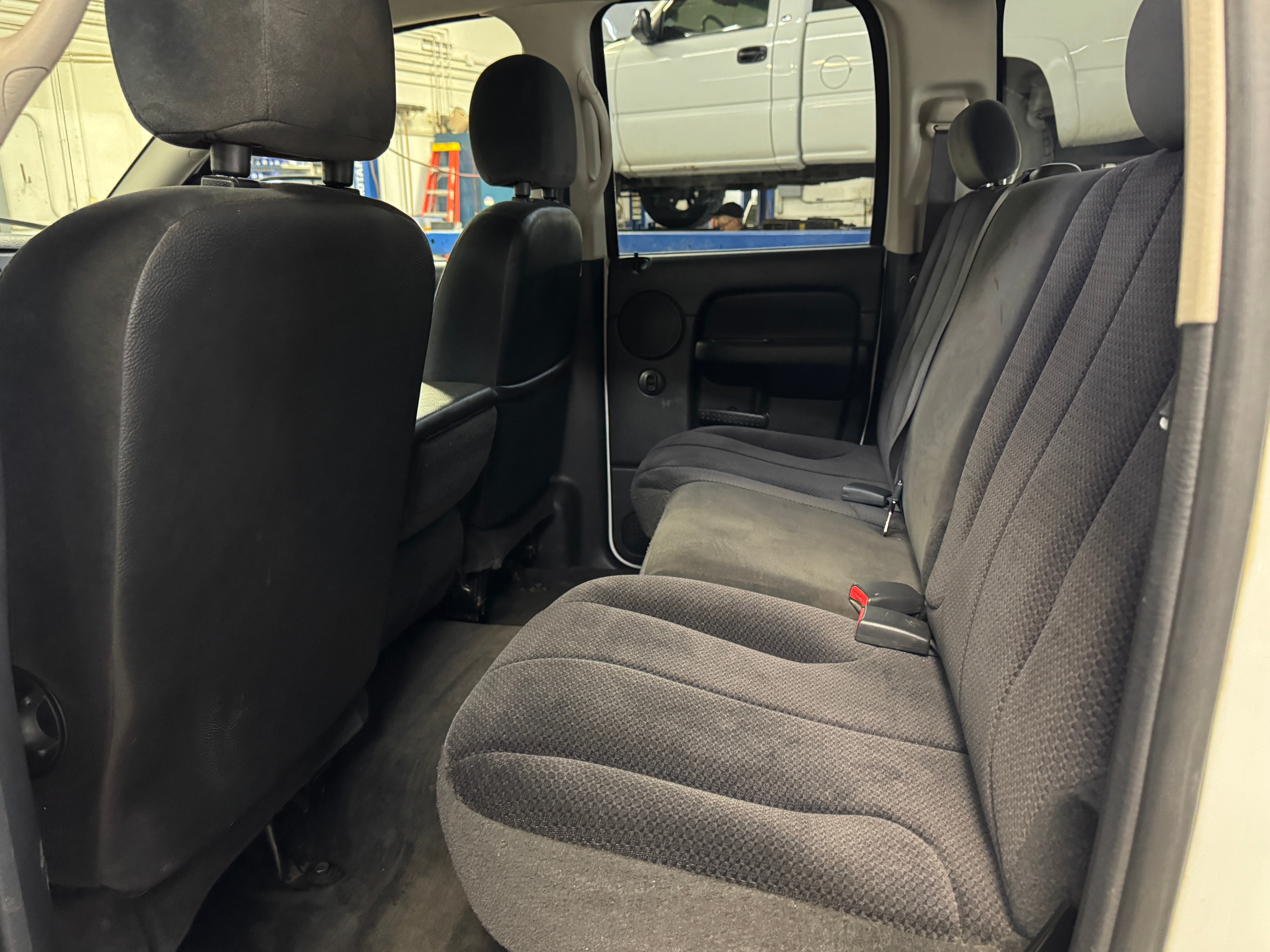 2004 Dodge Ram 3500 SLT
