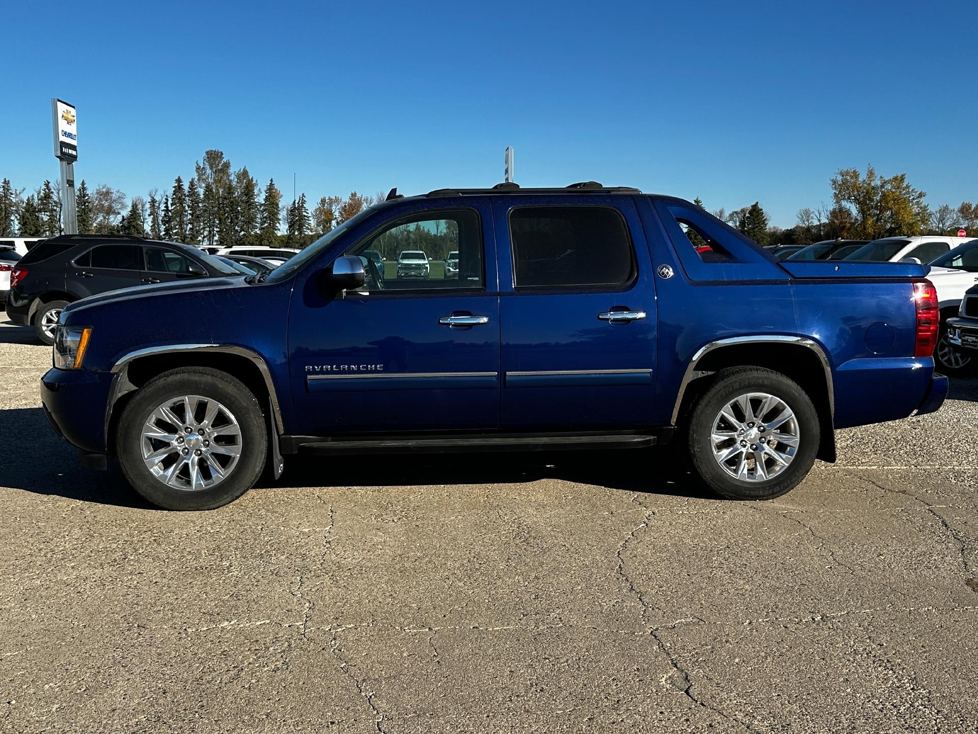 2013 Chevrolet Avalanche LS