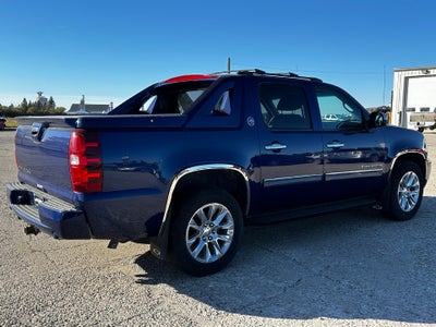 2013 Chevrolet Avalanche LS